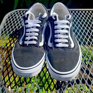 Vans old skool size 8